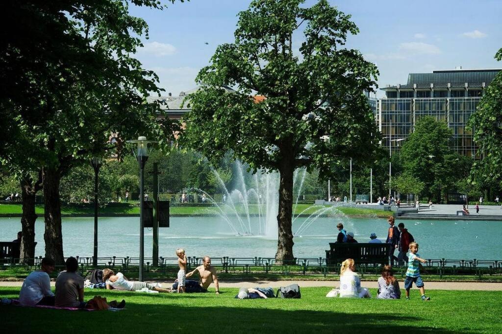 New! Modern City Apt: Central W/ Private Entrence Lejlighed Bergen Eksteriør billede