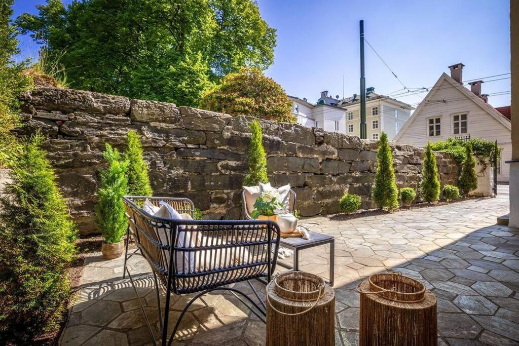 New! Modern City Apt: Central W/ Private Entrence Lejlighed Bergen Eksteriør billede