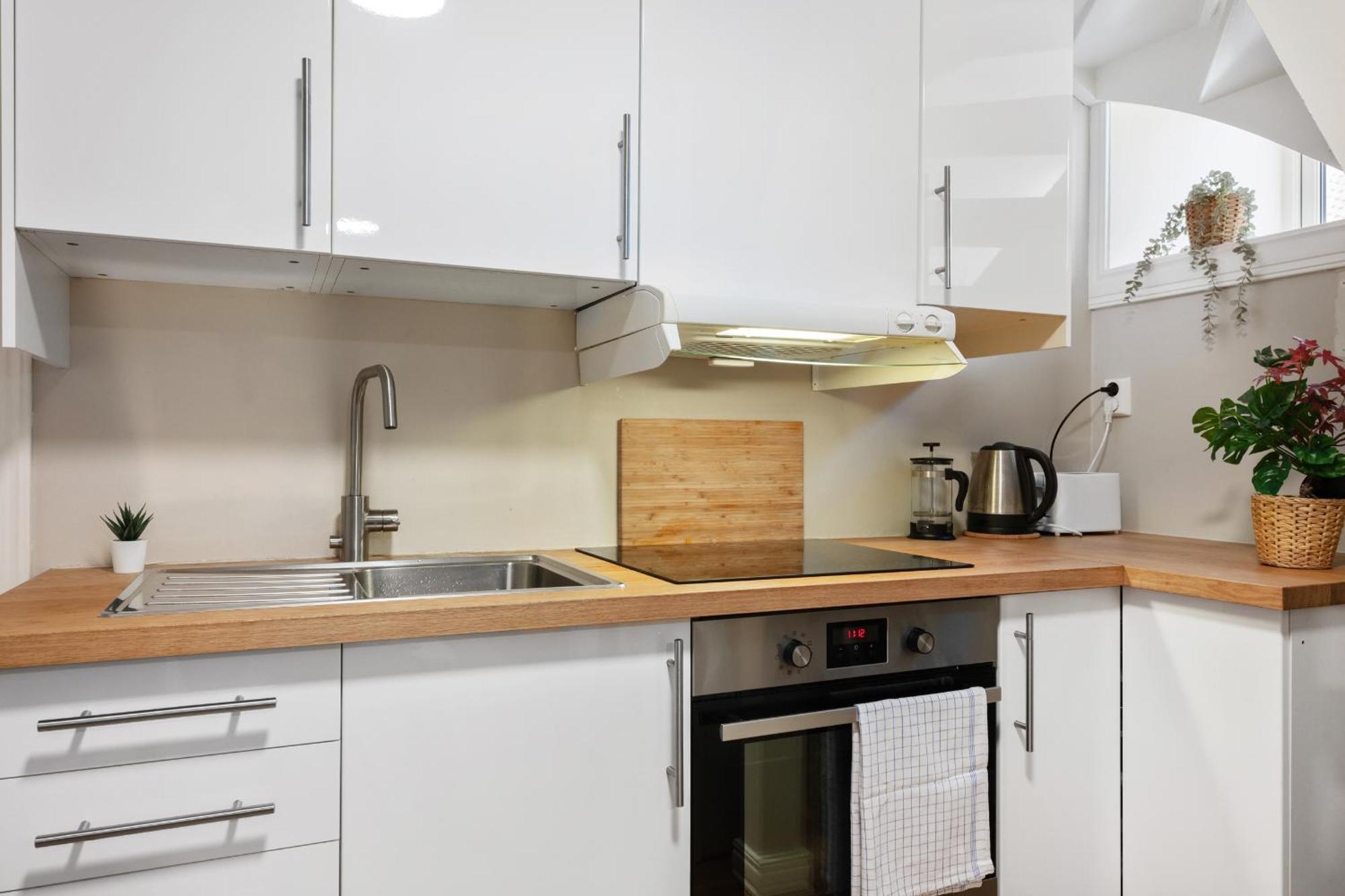 New! Modern City Apt: Central W/ Private Entrence Lejlighed Bergen Eksteriør billede